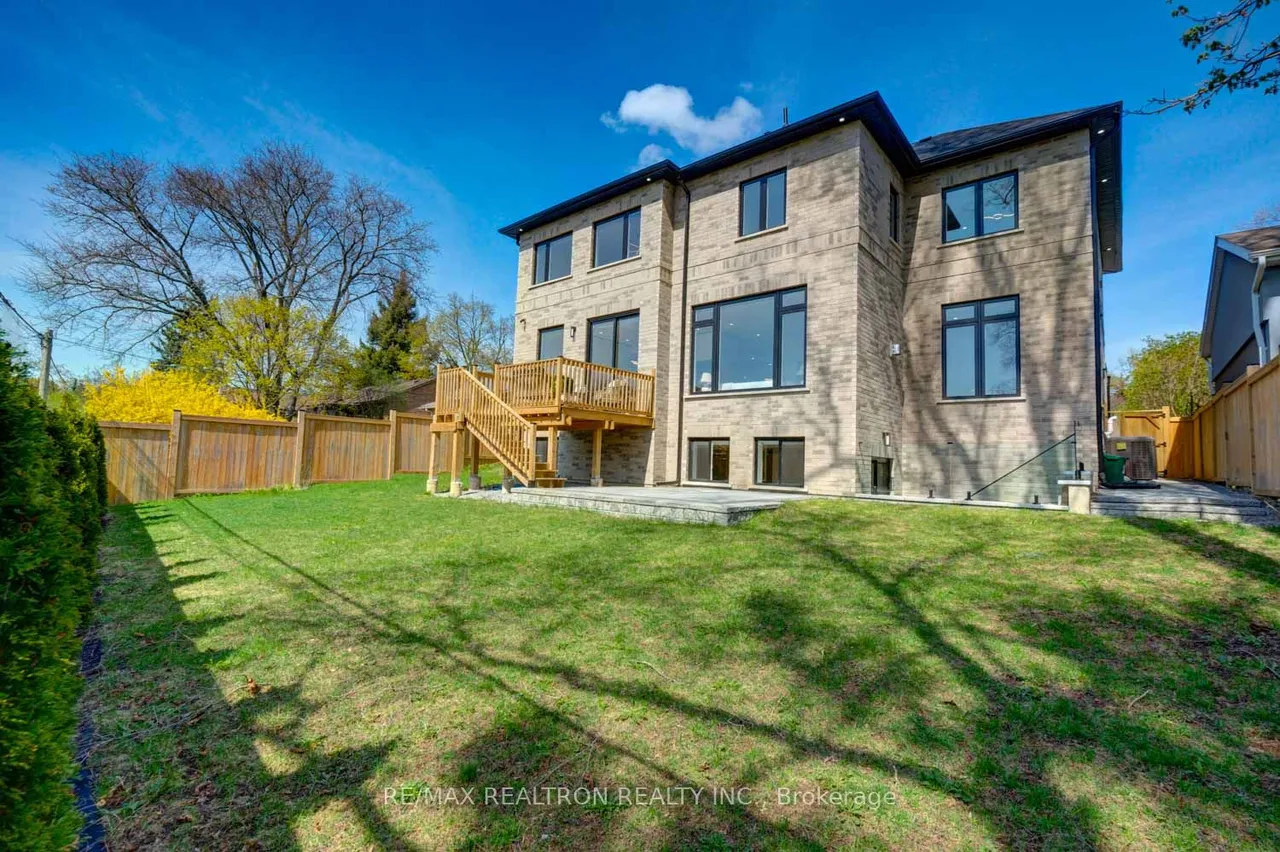 28 Ternhill Crescent — photo 49