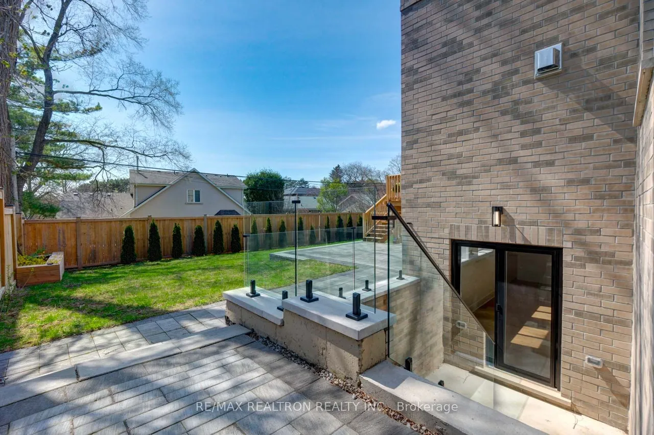 28 Ternhill Crescent — photo 50