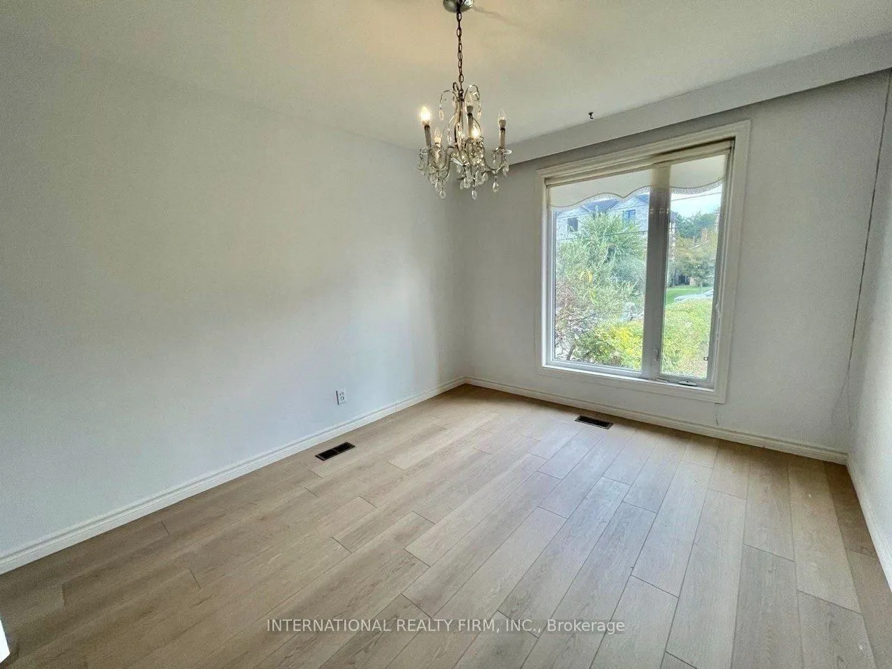 198 Waterloo Avenue — photo 2
