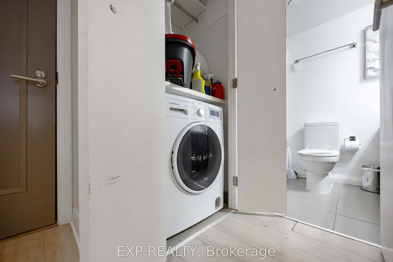 155 Yorkville Avenue — photo 26