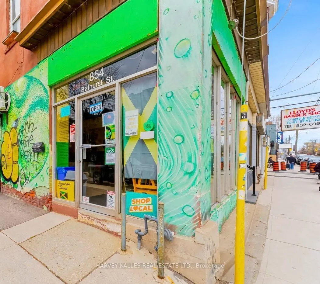 854 Bathurst Street — photo 2