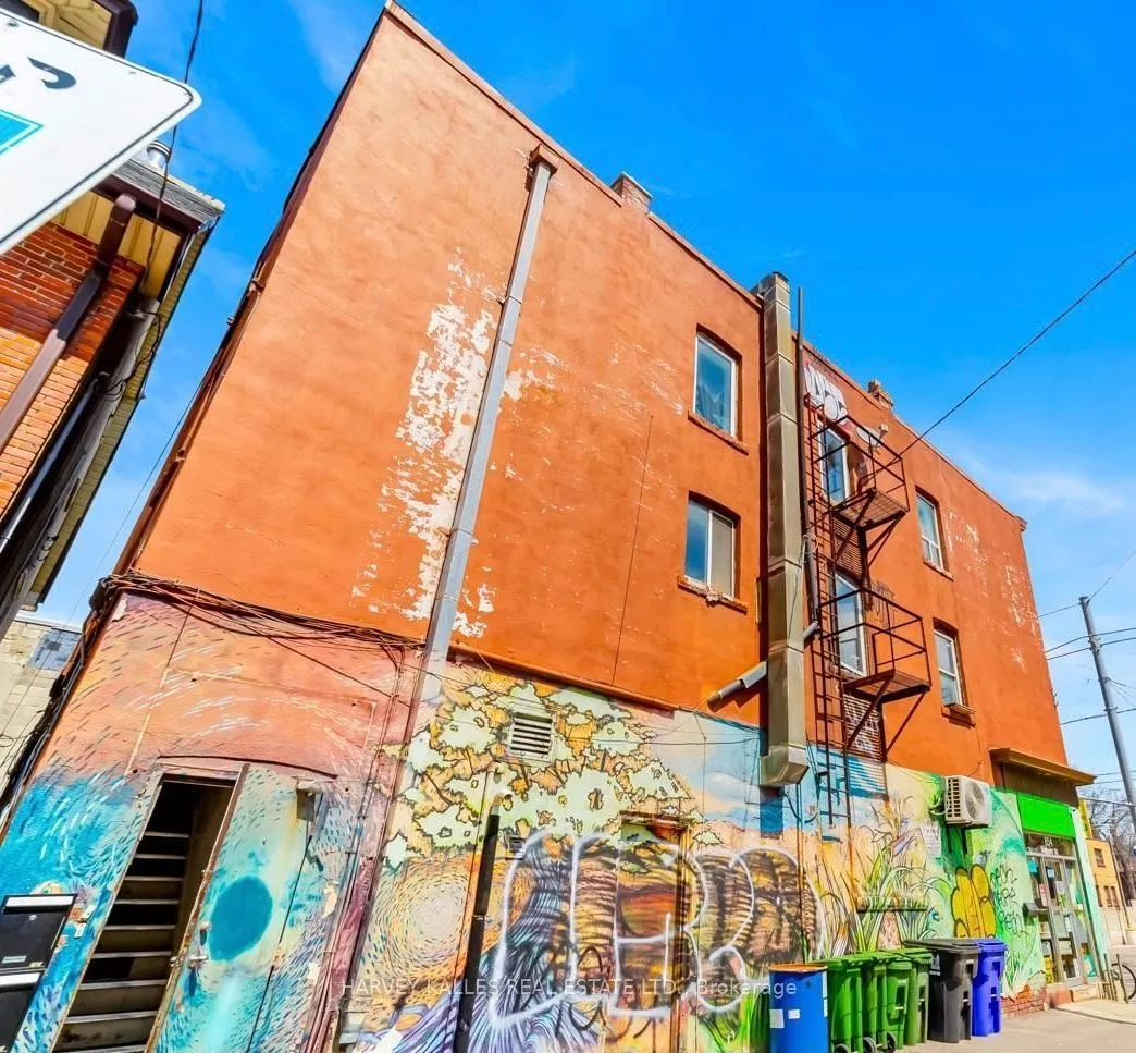854 Bathurst Street — photo 3