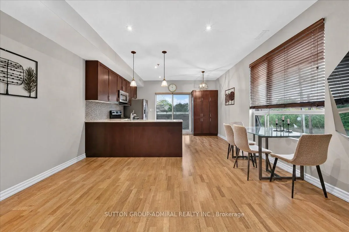 2 Maxwell Street — photo 3