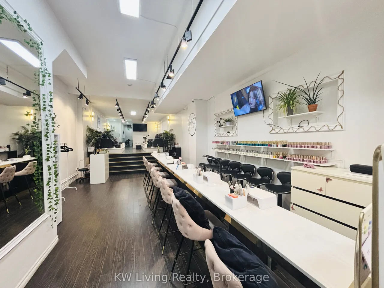 680 Queen Street W