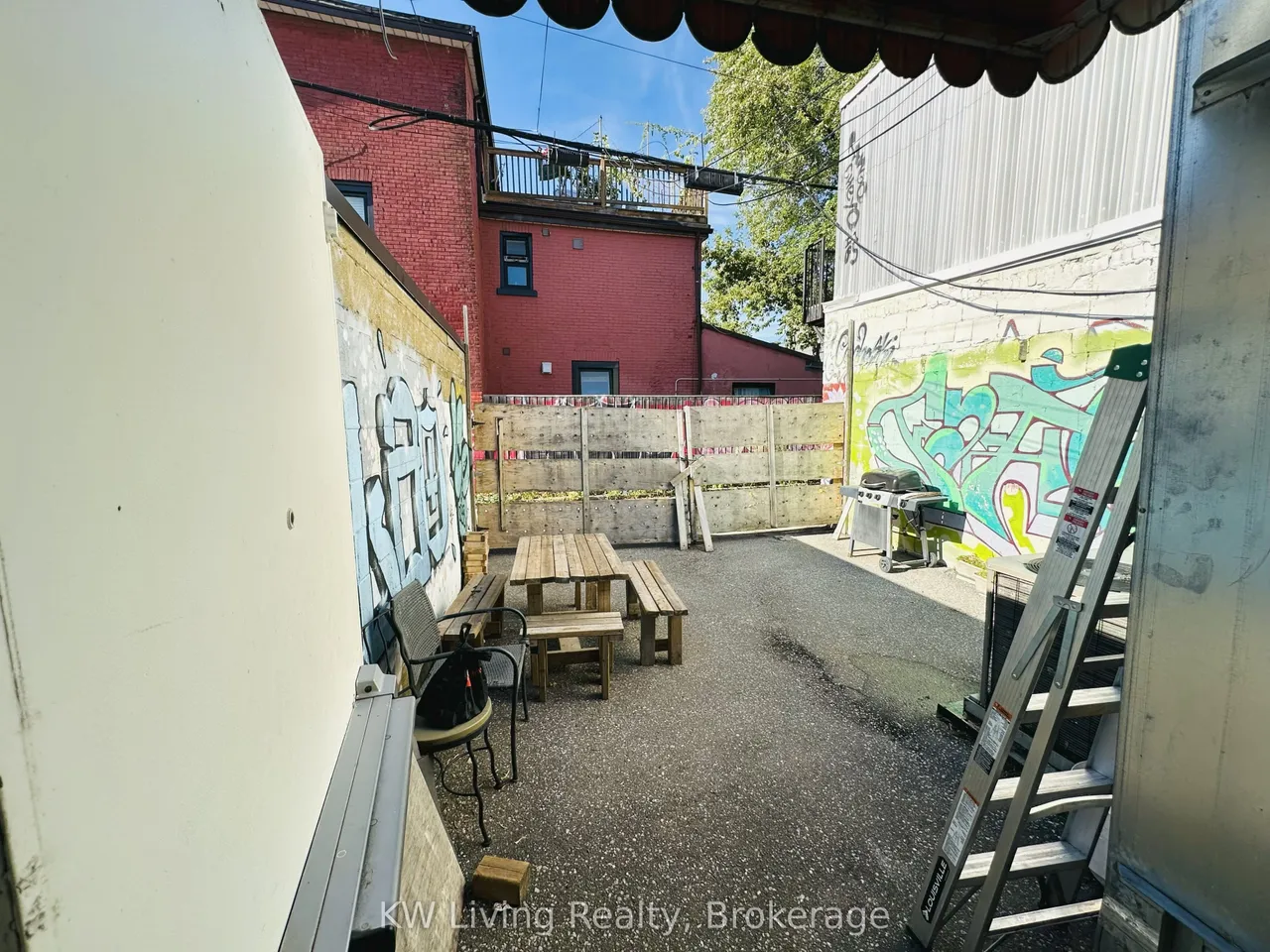 680 Queen Street W — photo 24