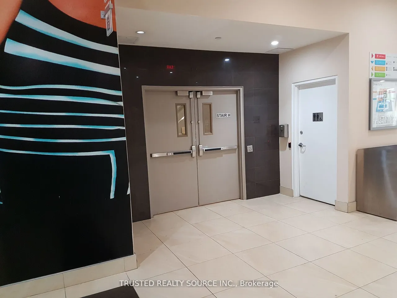 384 Yonge Street — photo 23