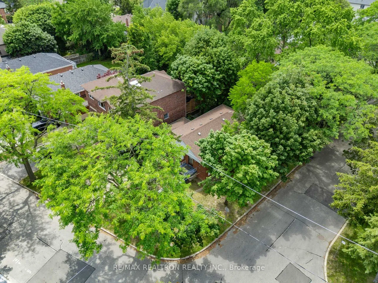 12 Graymar Avenue — photo 49
