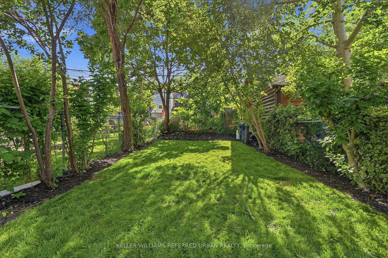 220 Westmount Avenue — photo 32