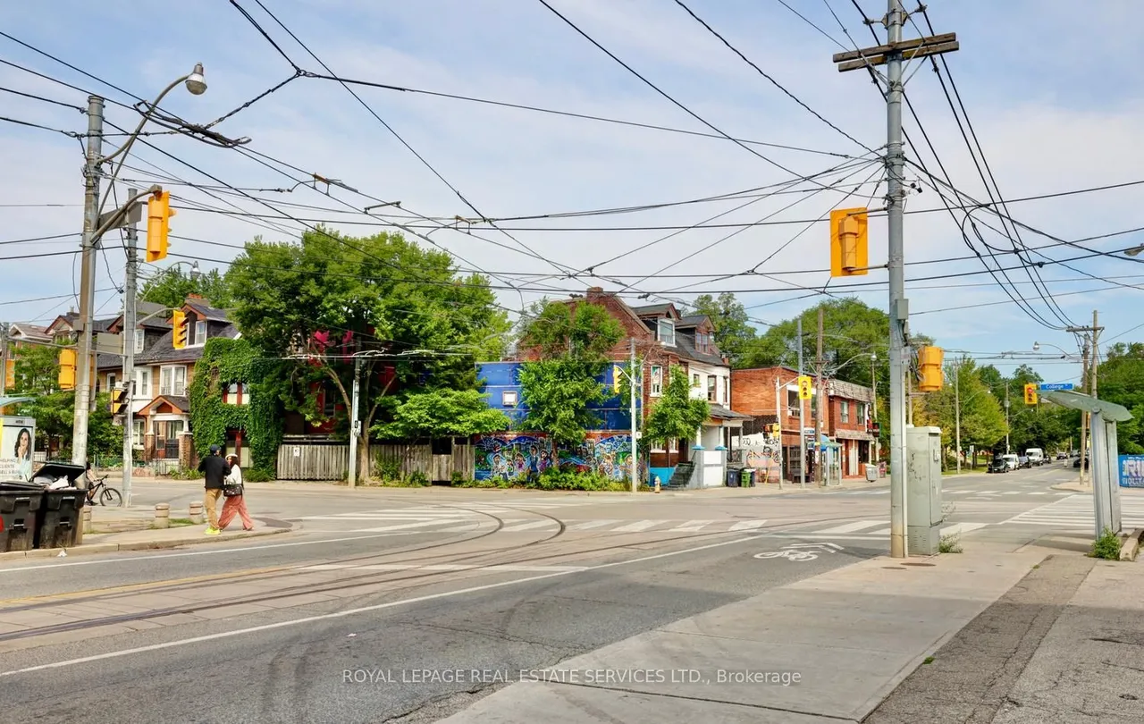 234 Lansdowne Avenue — photo 49