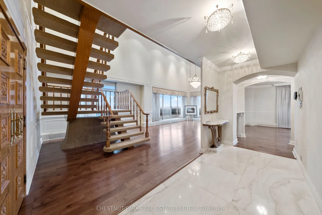 2600 Bathurst Street — photo 3