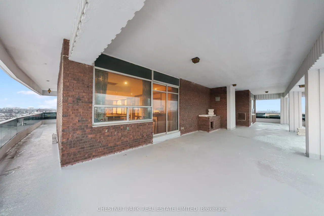 2600 Bathurst Street — photo 33