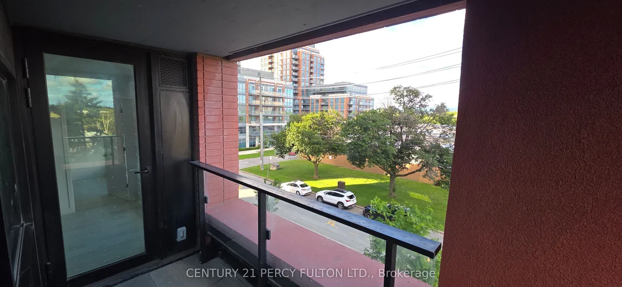 8 Tippett Road — photo 16