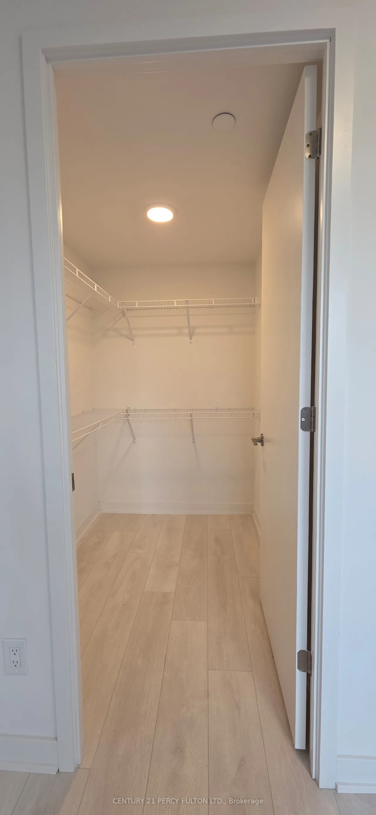 8 Tippett Road — photo 3