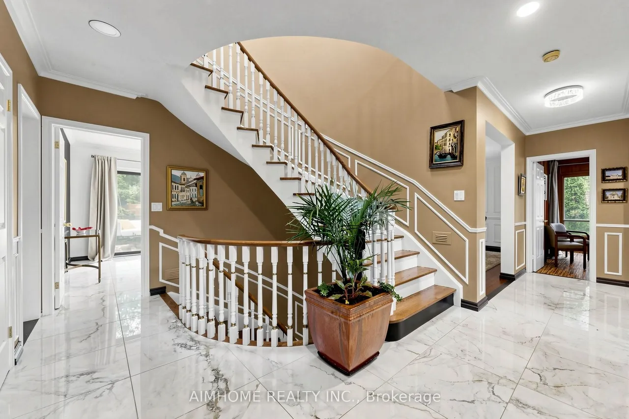 93 Clarinda Drive — photo 2