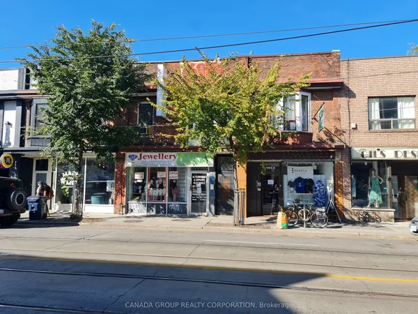 1584 Dundas Street W
