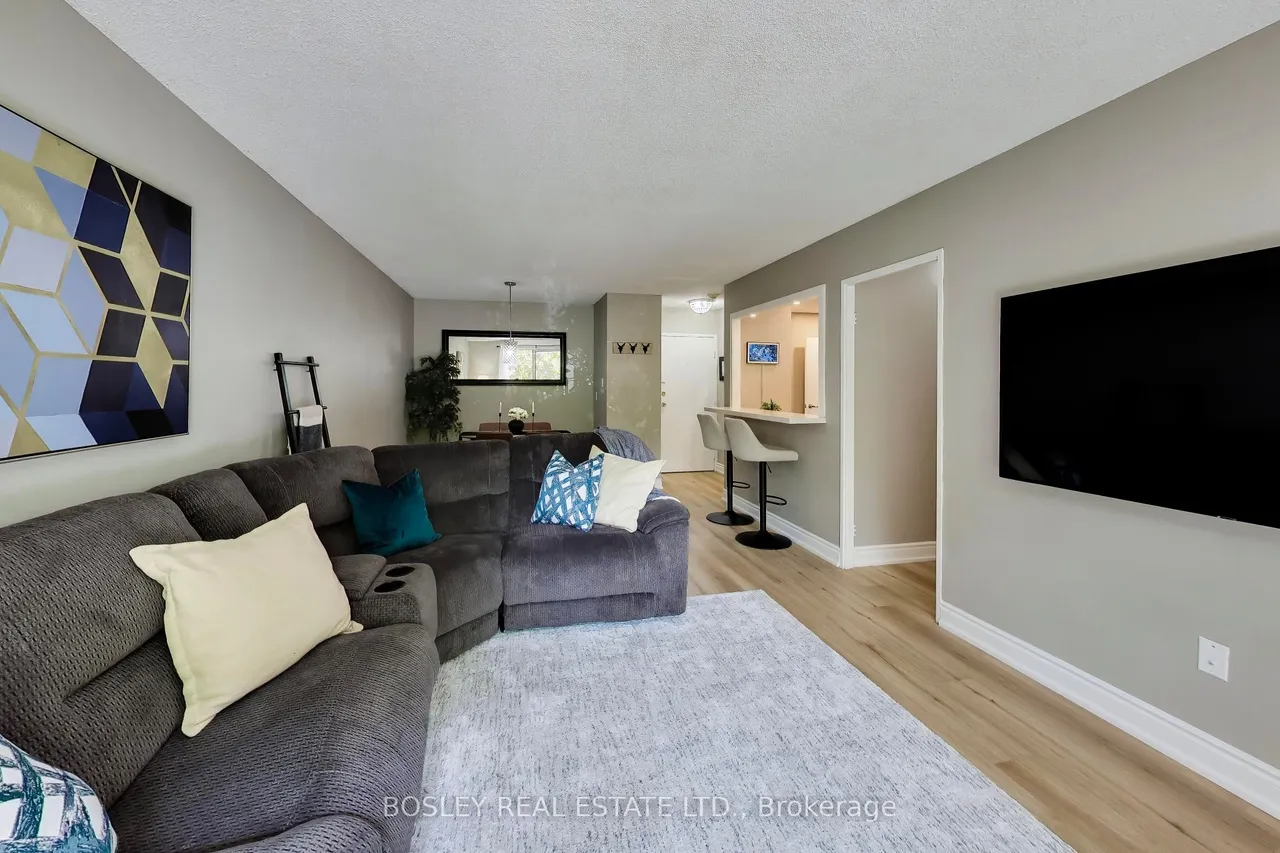 1690 Victoria Park Avenue — photo 3