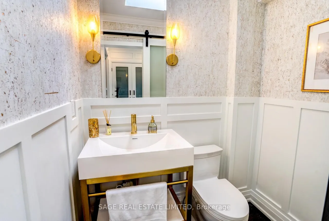 156 Craighurst Avenue — photo 3