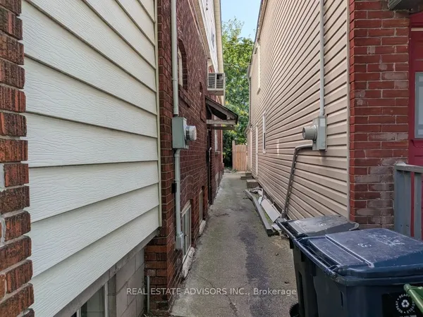 61 Greensides Avenue — photo 2