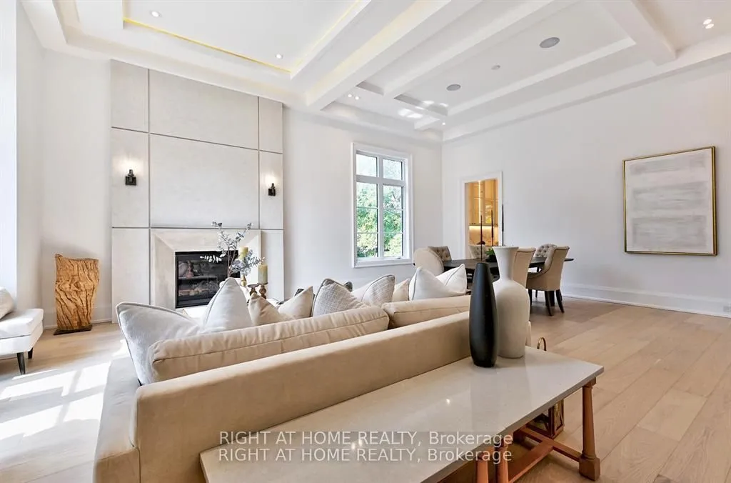 27 Hurlingham Crescent — photo 3