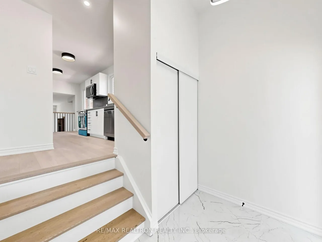 20 Harnworth Drive — photo 3