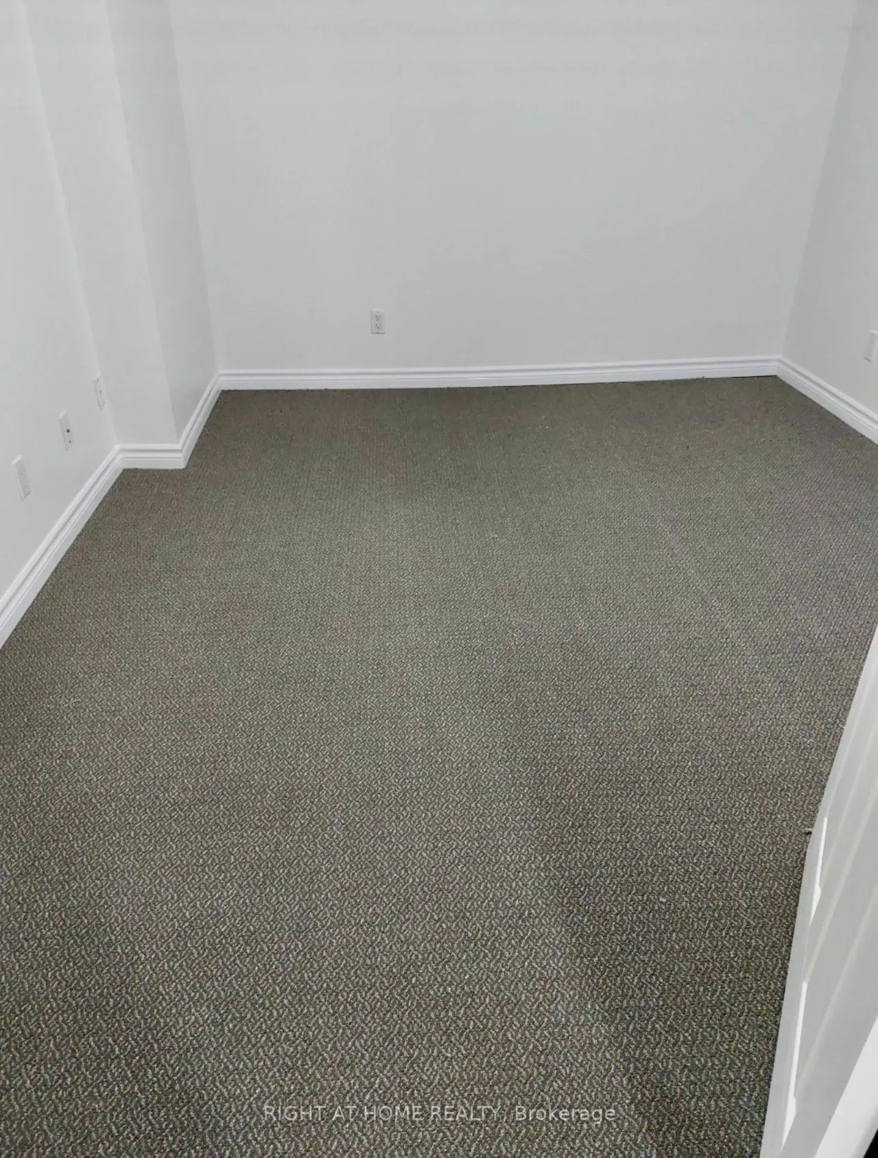 28 Gorman Park Road — photo 10