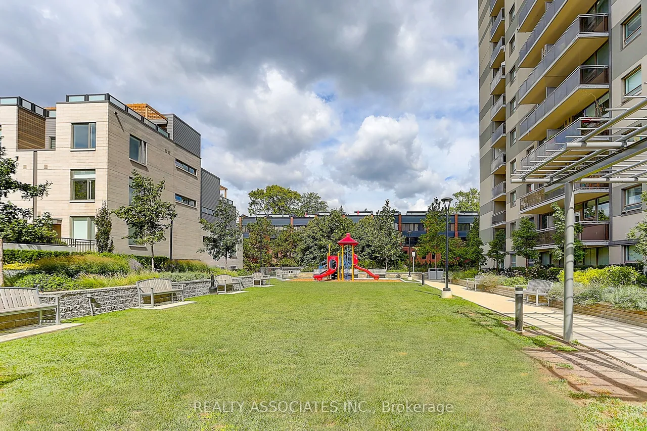 270 Davenport Road — photo 48