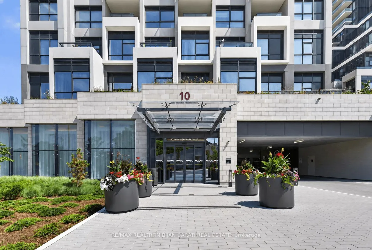 10 INN ON THE PARK Drive — photo 40