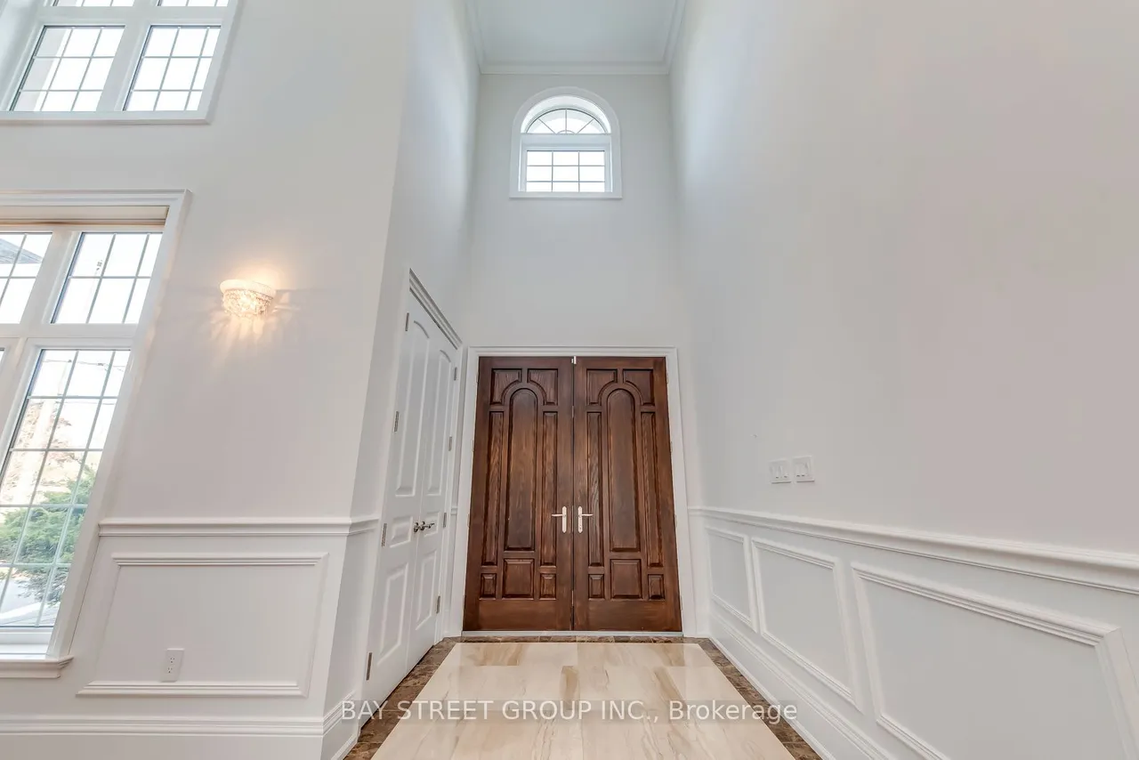 39 Foxwarren Drive — photo 2