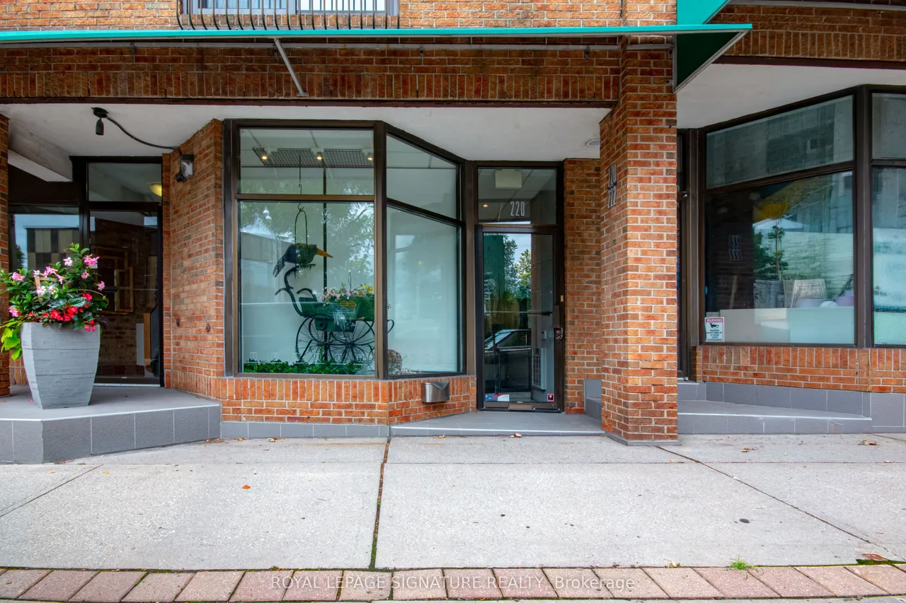 220 Avenue Road — photo 3
