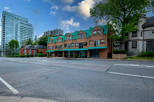 220 Avenue Road — photo 2