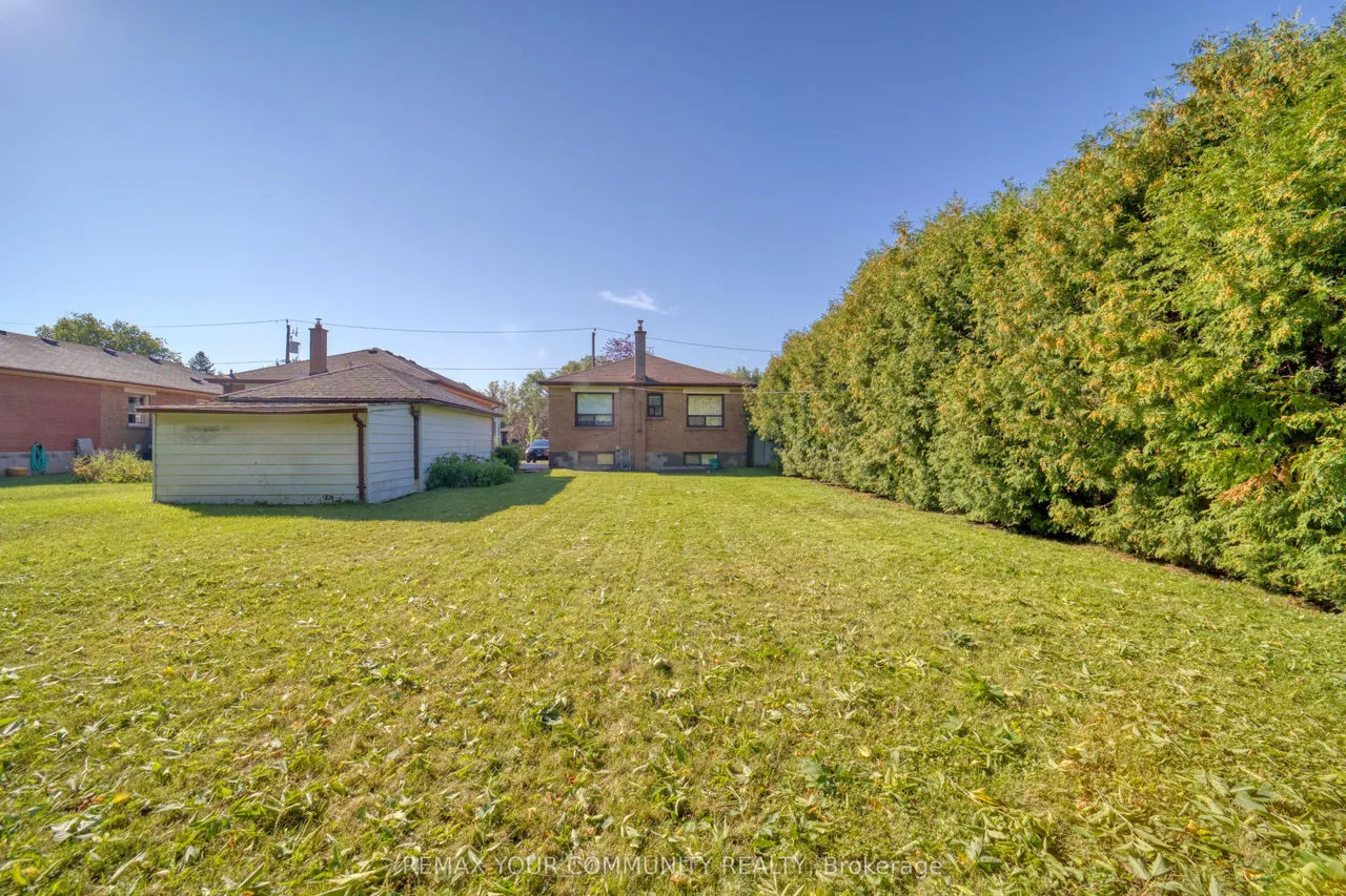 48 Alexis Boulevard — photo 50