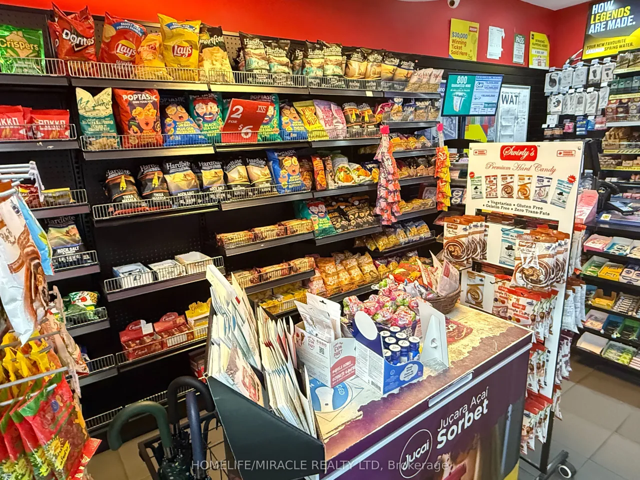 900 Dufferin Street W — photo 5