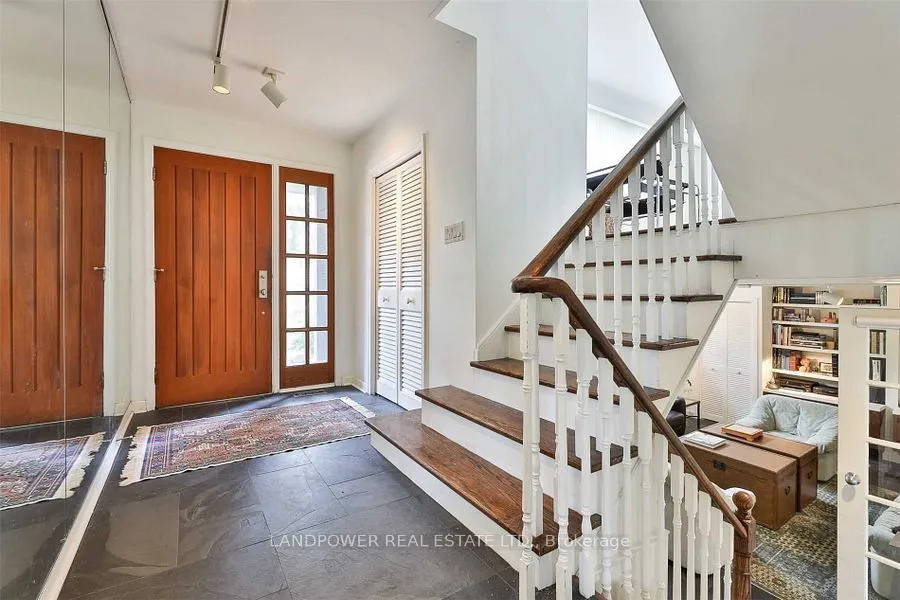 9 Alderdale Court — photo 2