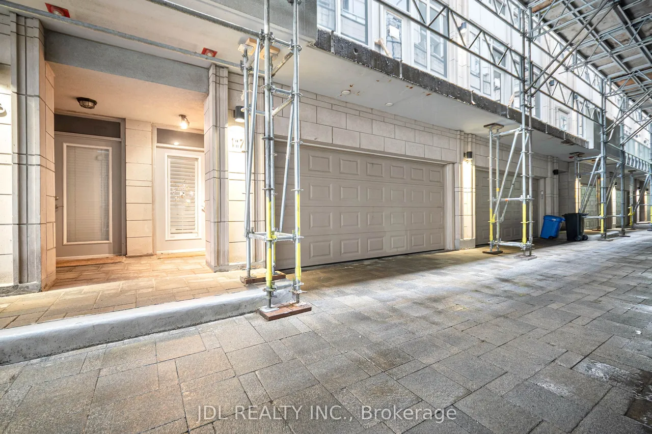 761 Bay Street — photo 36