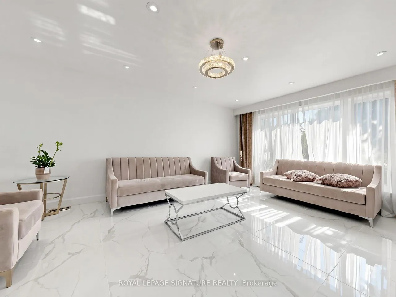 31 Tollerton Avenue — photo 3