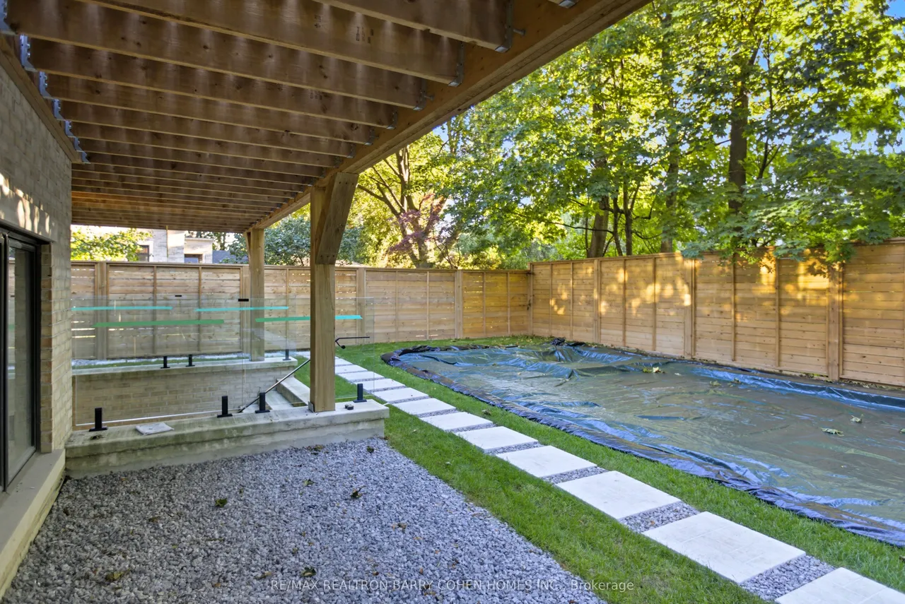 14 Glen Cedar Road — photo 48