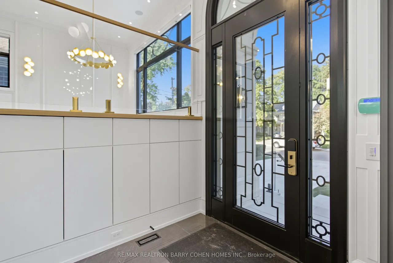 14 Glen Cedar Road — photo 2
