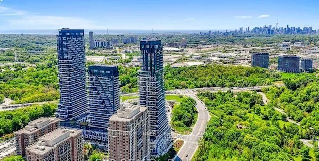 10 Inn On The Park Drive — photo 41