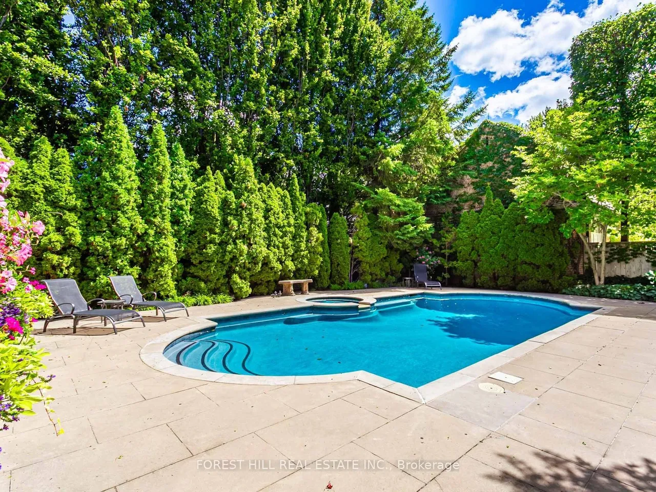 105 Dunvegan Road — photo 50