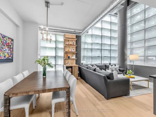 380 Macpherson Avenue — photo 2