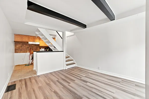 325 Jarvis Street — photo 2