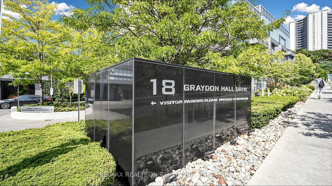 18 Graydon Hall Drive — photo 2