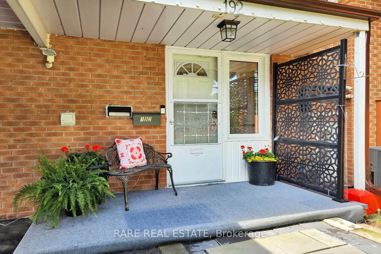 192 Three Valleys Drive — photo 3