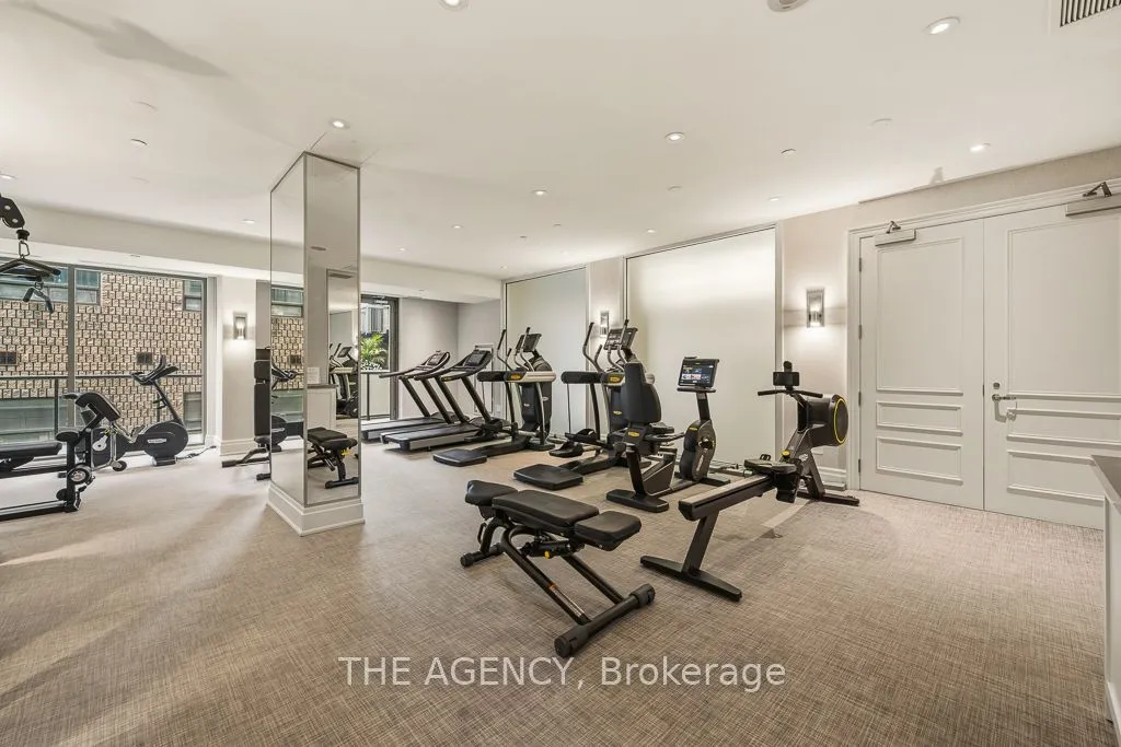 80 Yorkville Avenue — photo 37