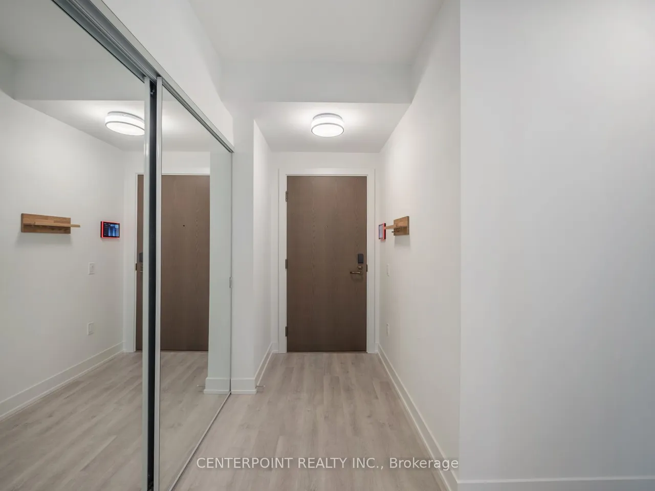 20 Inn On The Park Drive — photo 3