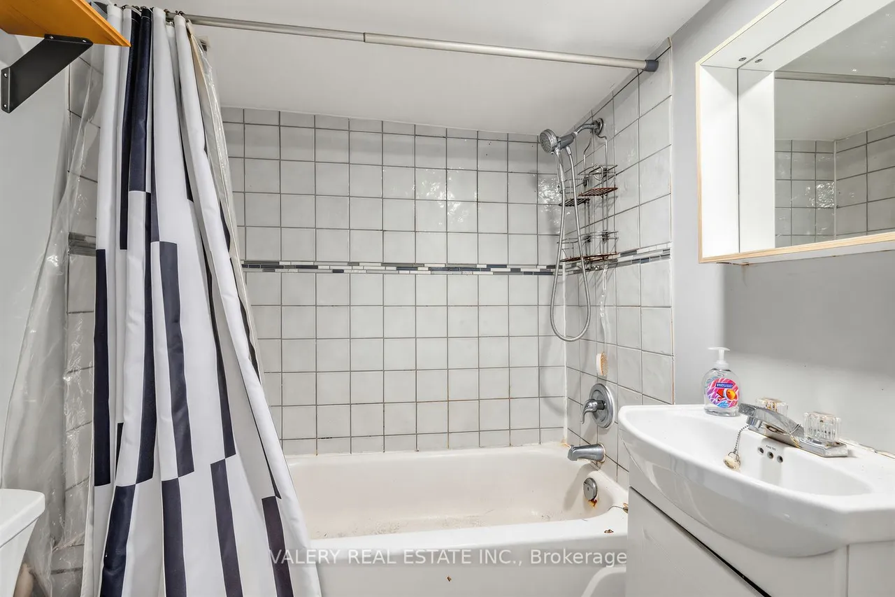 472 Crawford Street — photo 31