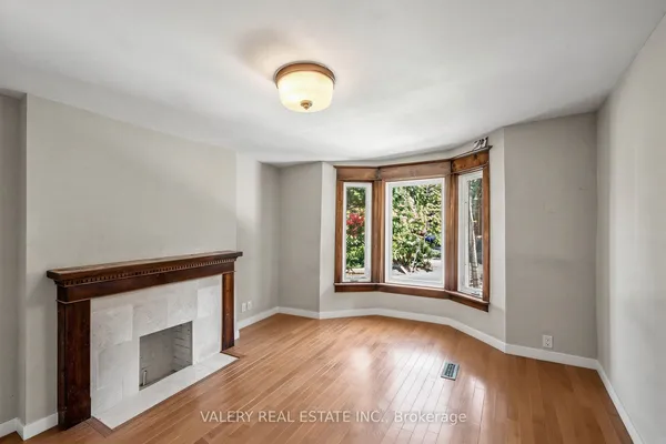 472 Crawford Street — photo 2