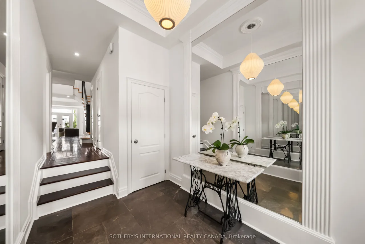 213 Walmer Road — photo 3