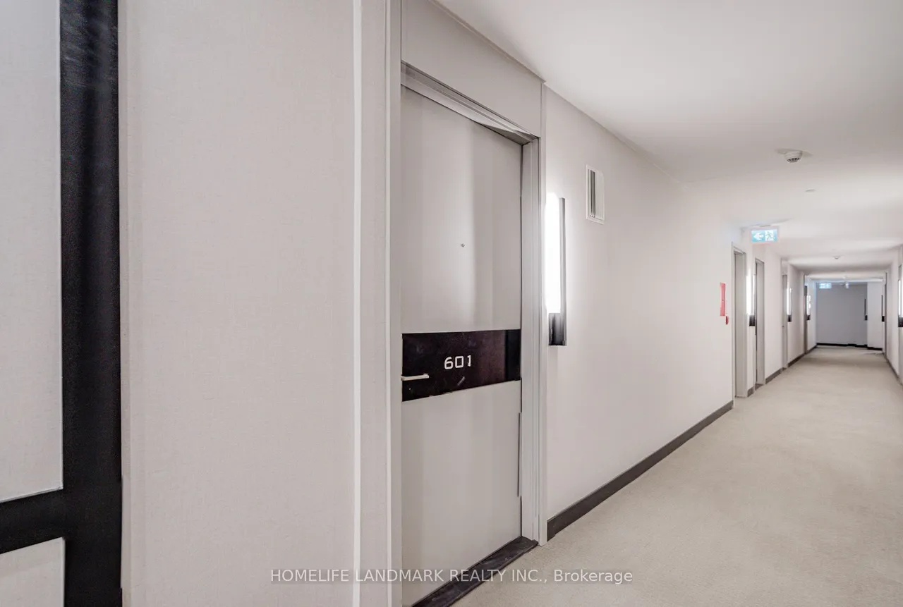 33 Helendale Avenue — photo 48