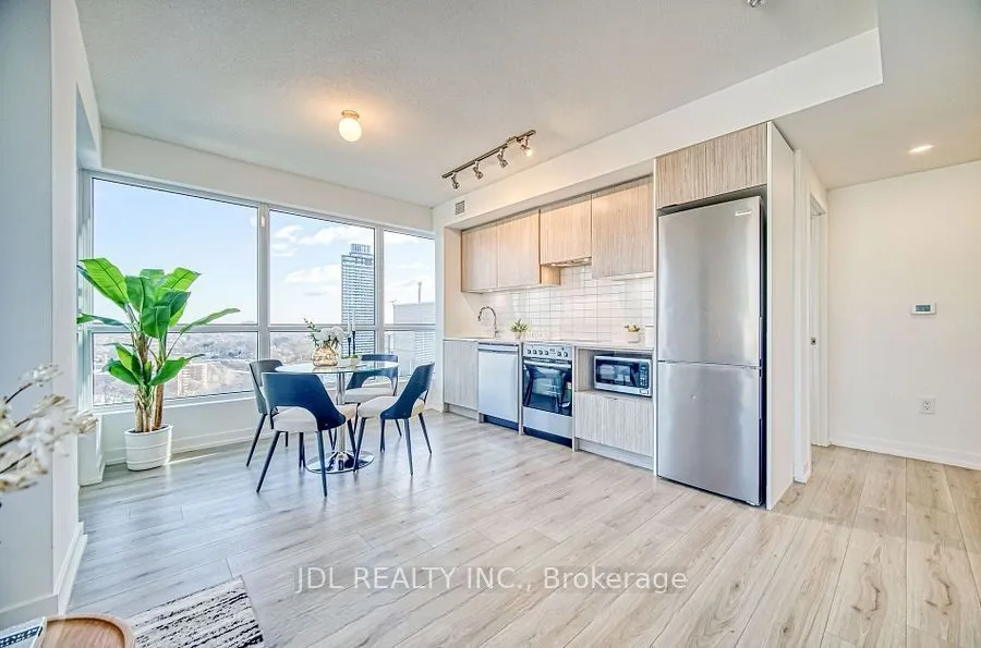 395 Bloor Street E — photo 23